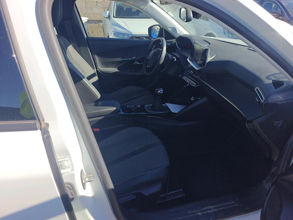 PEUGEOT 2008 / 2019 / 5P / todoterreno Allure BlueHDI 81kW (110CV) photo