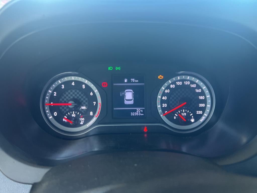 HYUNDAI i10 / 2020 / 5P / berlina con portón 1.0 Essence photo