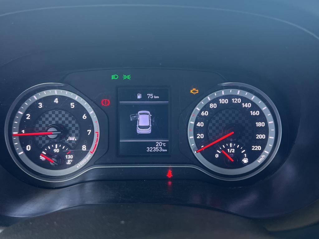 HYUNDAI i10 / 2020 / 5P / berlina con portón 1.0 Essence photo