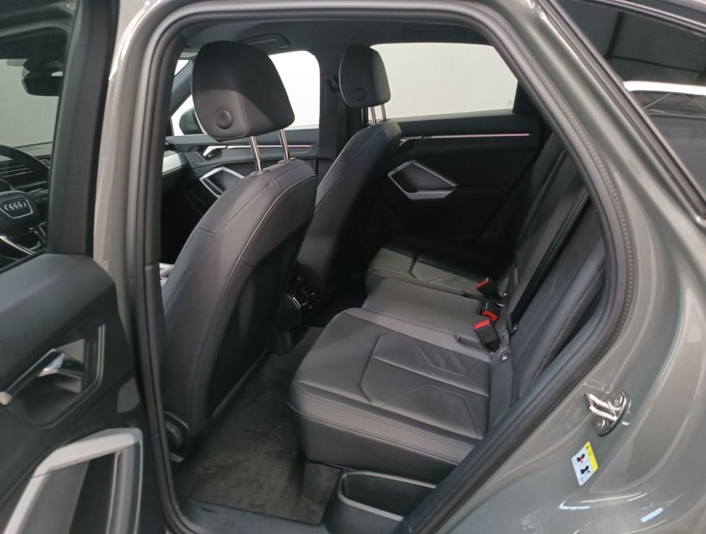 Audi Q3 Sportback 45 TFSI e S tronic 5d photo