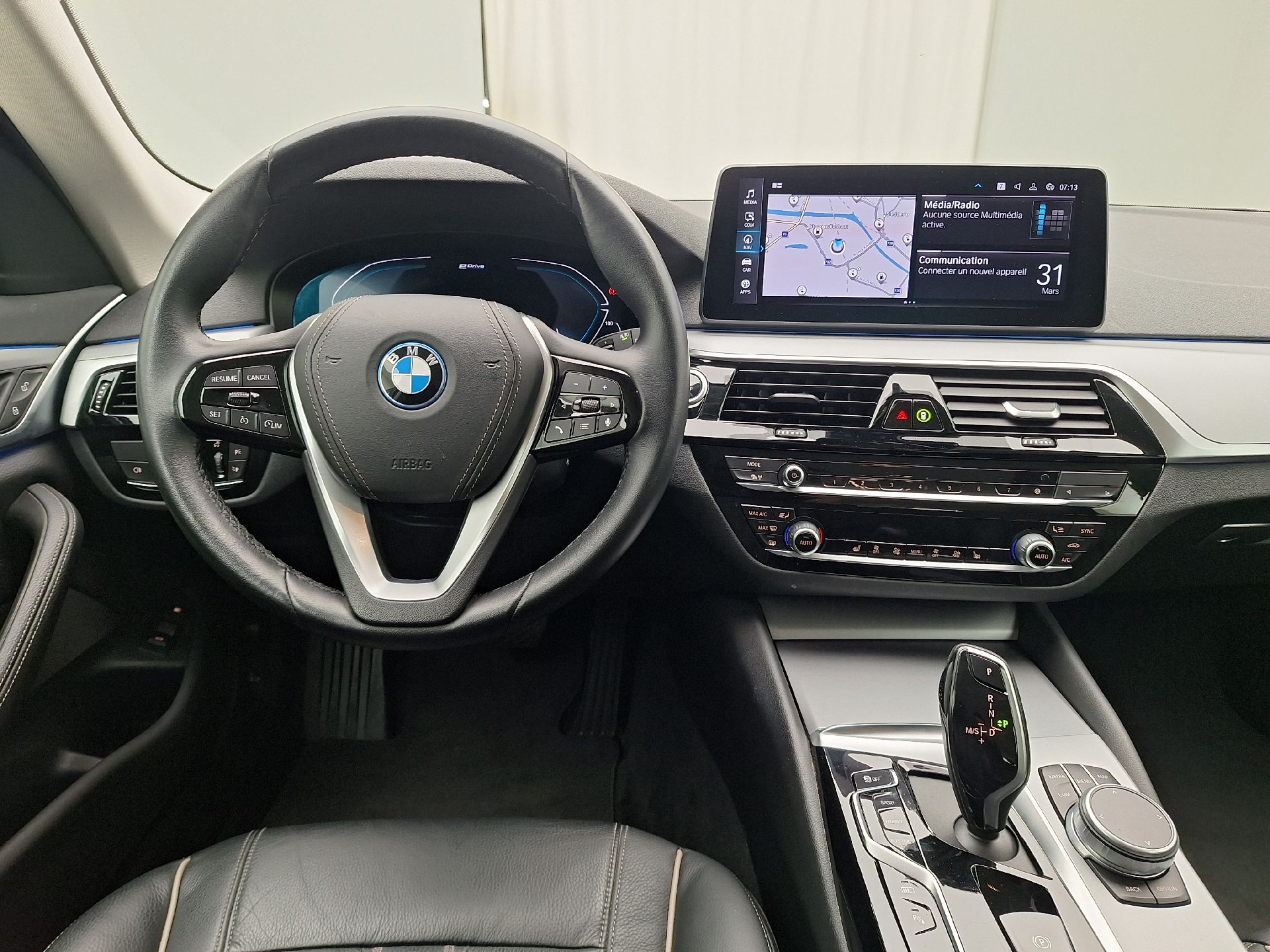 BMW, 5-ser To FL'20 PHEV, BMW 5 Reeks Touring 530e Auto 5d photo