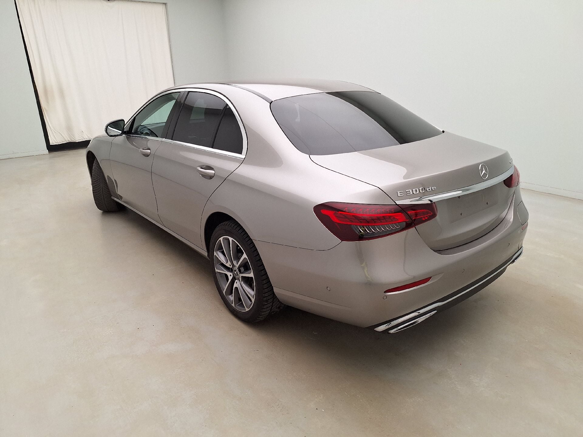 Mercedes, E-Class FL'20 PHEV, Mercedes-Benz E-Klasse Berline E 300 de 4MATIC Bus photo