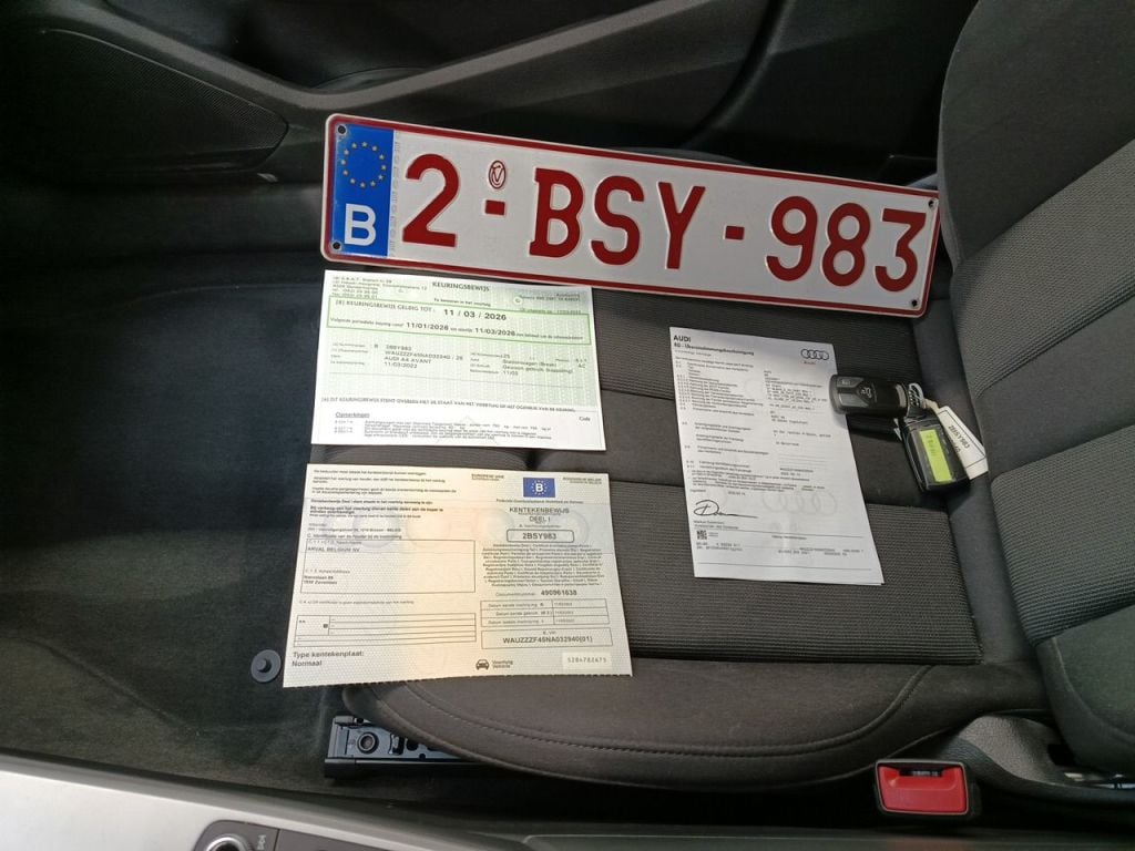 Audi A4 Avant 2.0 30 TDi 100kW S tr Adv Business Ed 5d photo