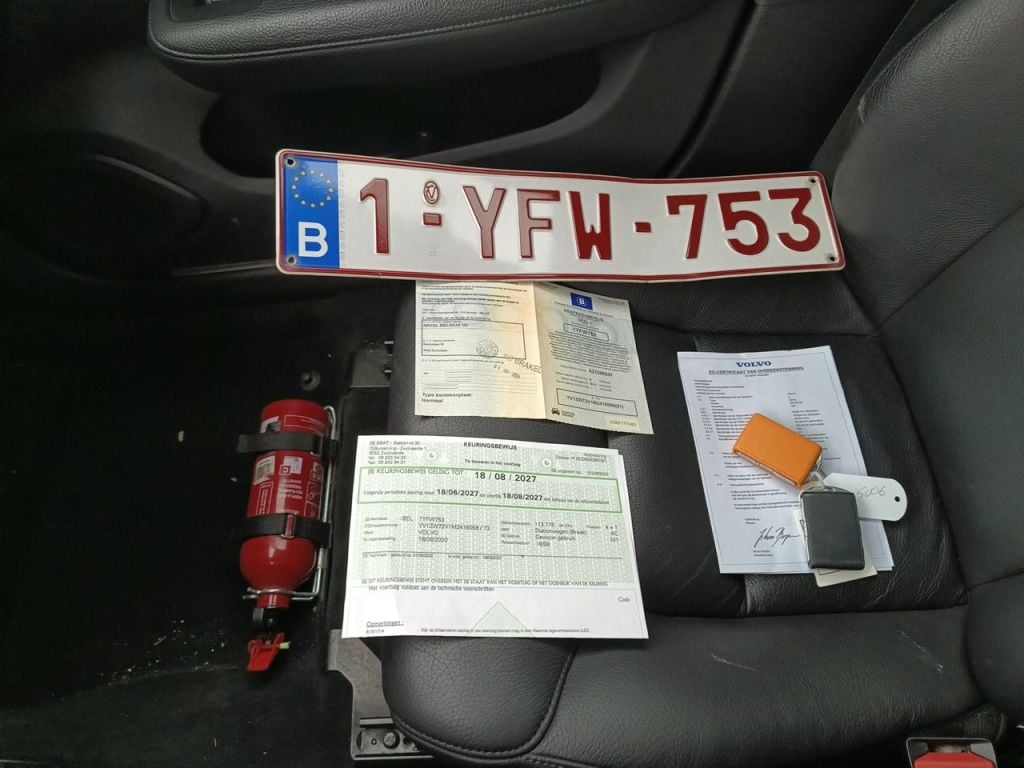 Volvo V60 D3 Momentum Pro 5d photo