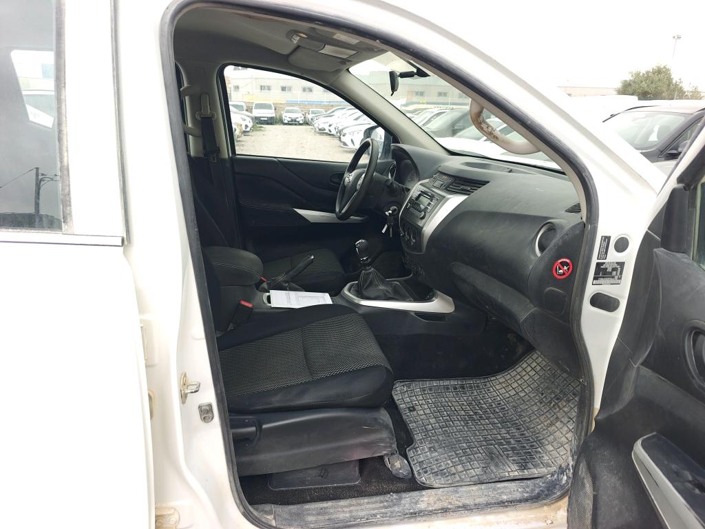 NISSAN Navara / 2015 / 4P / pickup Doble Cab. 2.3dCi 120kW(160CV) Visia photo