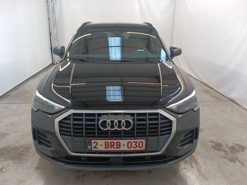 Audi Q3 45 TFSI e S tronic 5d photo