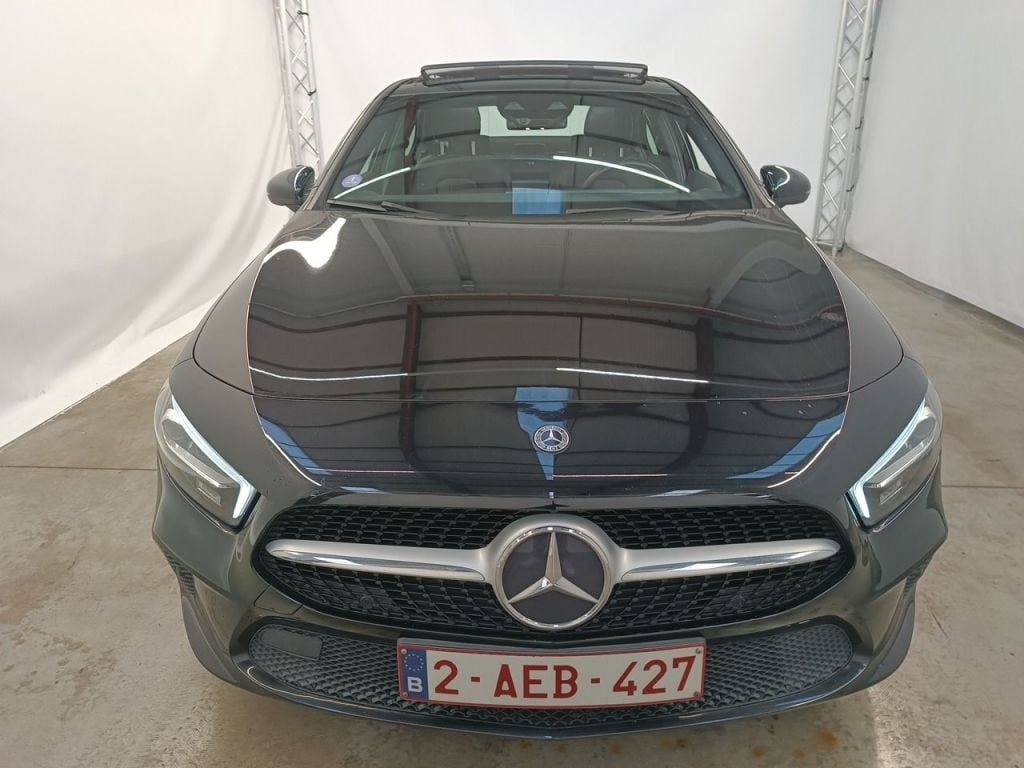 Mercedes-Benz A-Klasse Limousine A 250e Business Solution 4d photo