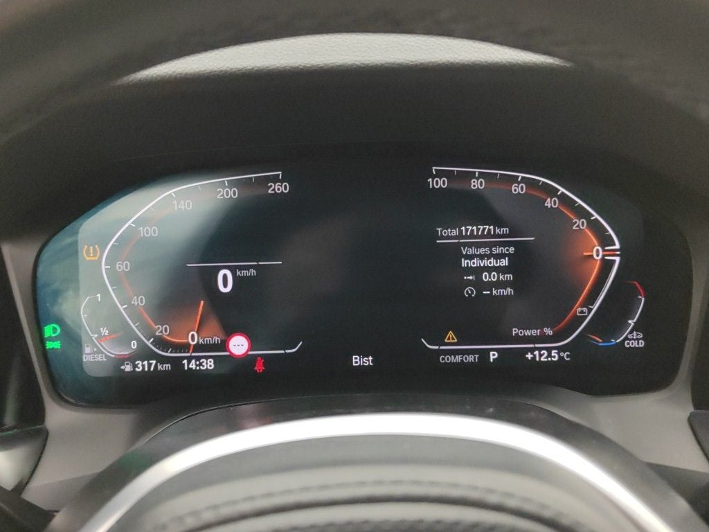 BMW 3 Reeks Touring 318dA (100 kW) 5d photo