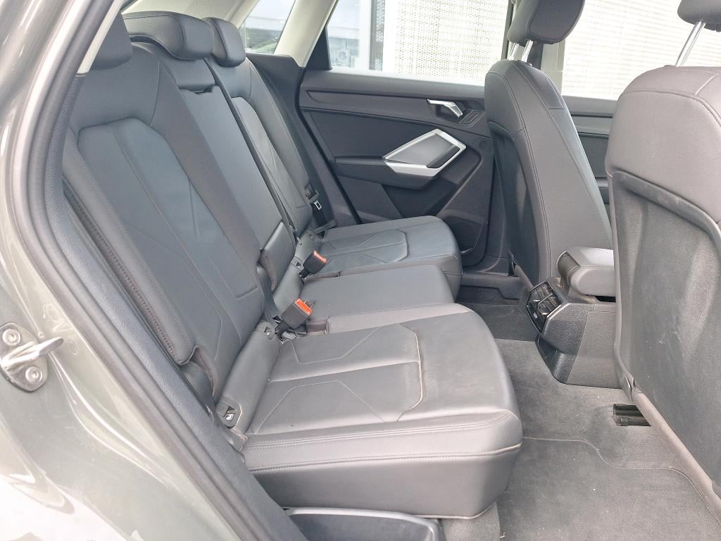 AUDI Q3 1.4 45 TFSI E S TRONIC photo