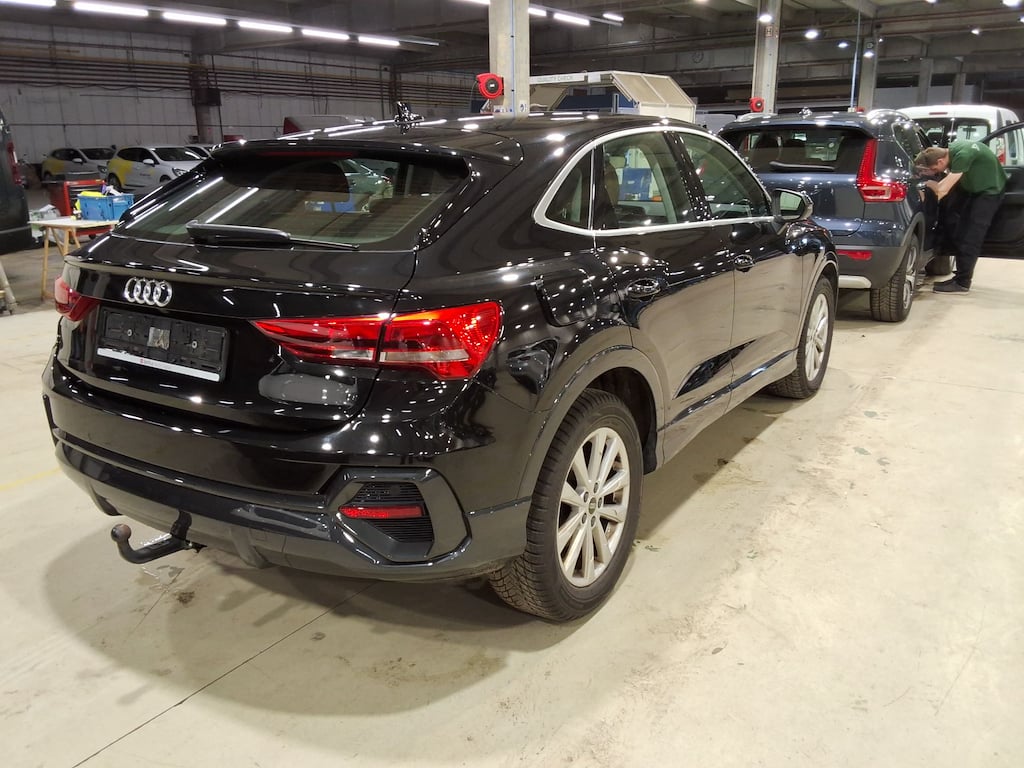 AUDI Q3 Sportback 2.0 35 TDI S TRONIC BUS. ED. ATTRACTION photo