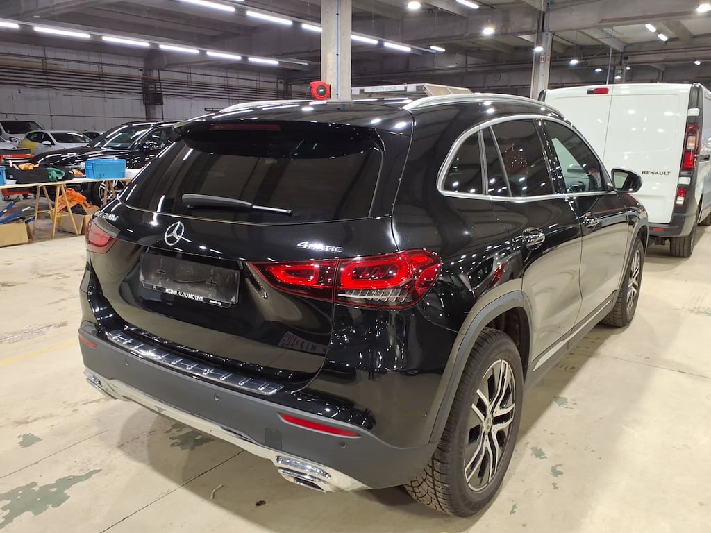 MERCEDES-BENZ CLASS GLA DIESEL (H247) GLA 200 d 4-Matic Business Solution photo