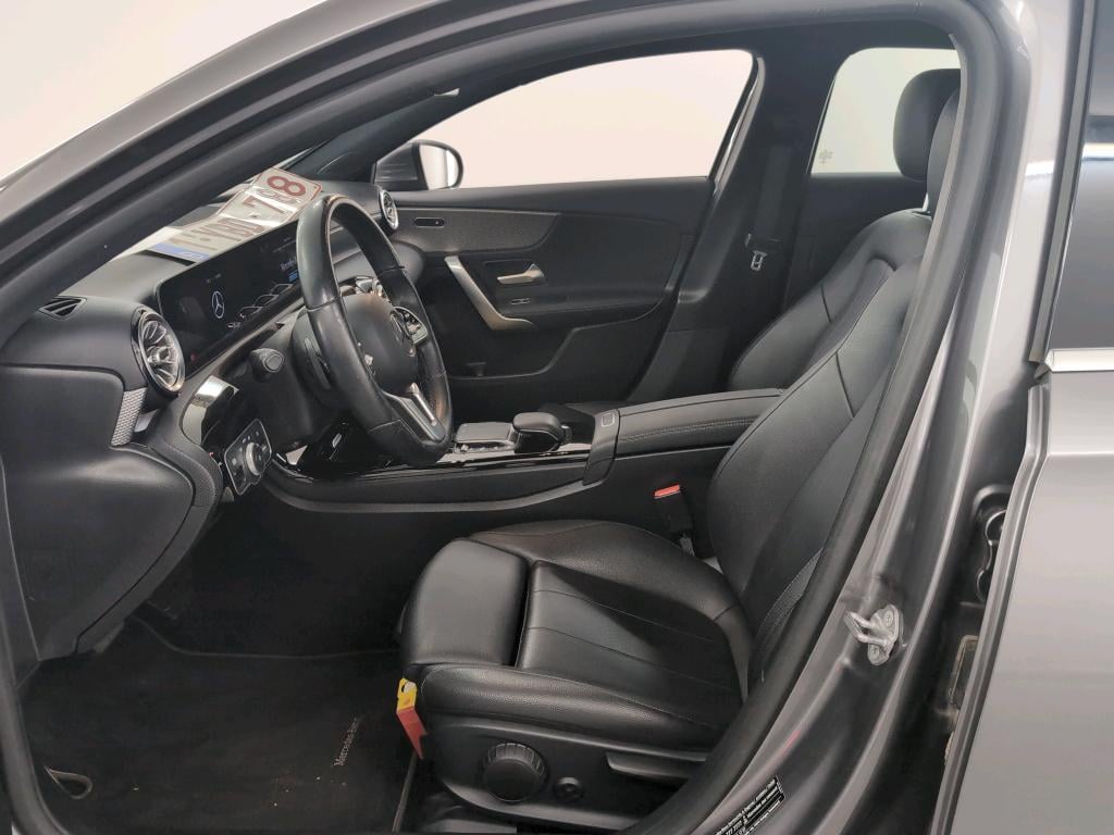 MERCEDES-BENZ CLASSE A DIESEL (W177) A 200 d Business Solution photo