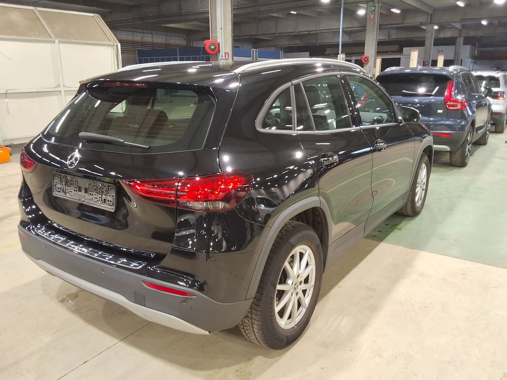 MERCEDES-BENZ GLA 1.3 GLA 180 DCT BUSINESS SOLUTION photo