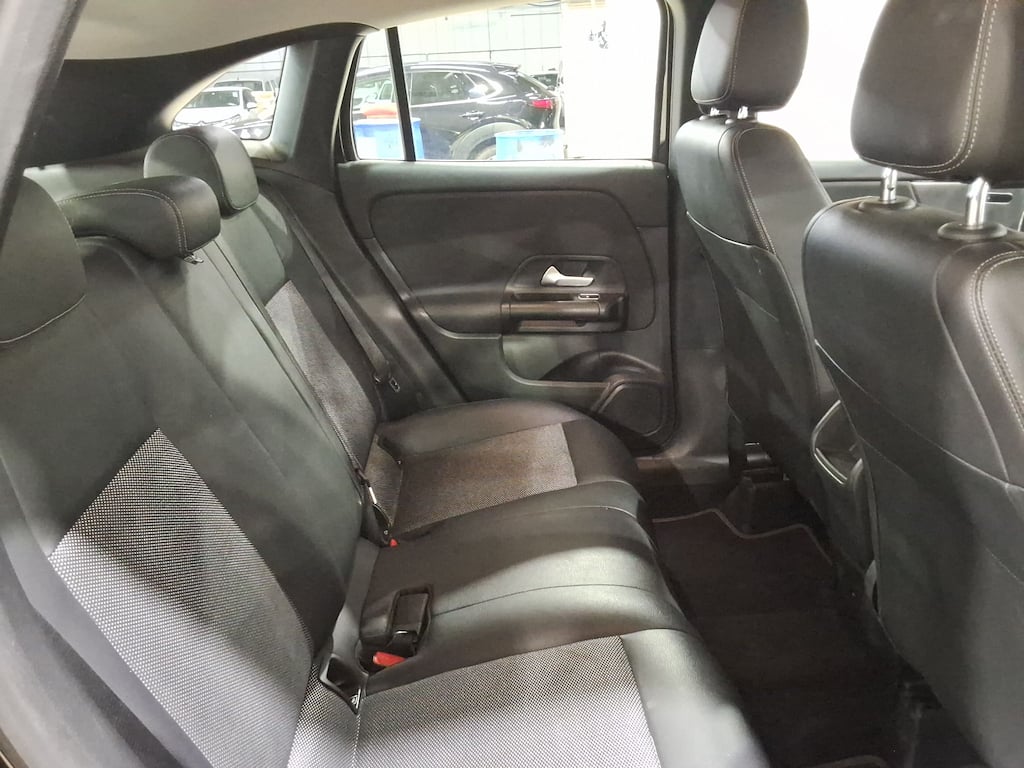 MERCEDES-BENZ GLA 1.3 GLA 180 DCT BUSINESS SOLUTION photo