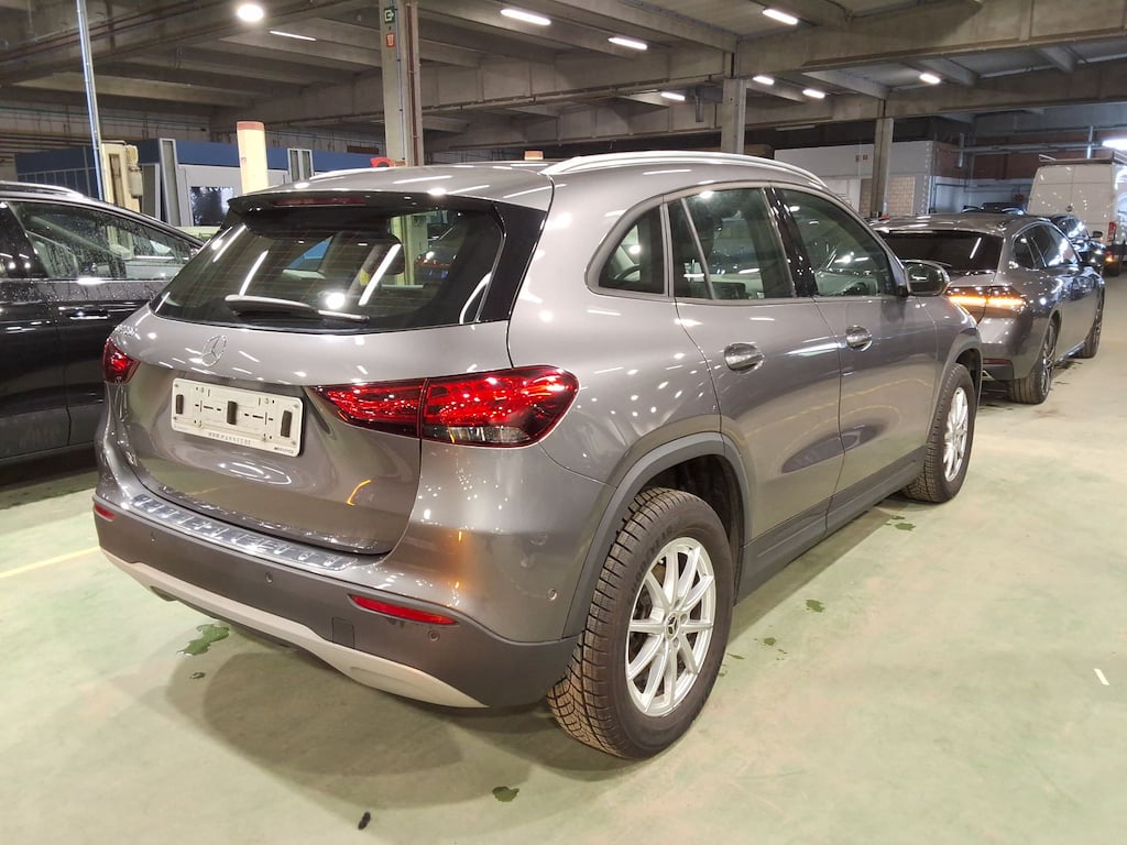 MERCEDES-BENZ GLA - Klasse 1.3 GLA 180 DCT BUSINESS SOLUTION ESS photo