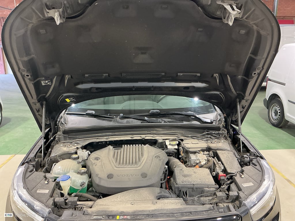 VOLVO XC40 1.5 T4 RECHARGE GEARTRONIC R-DESIGN photo