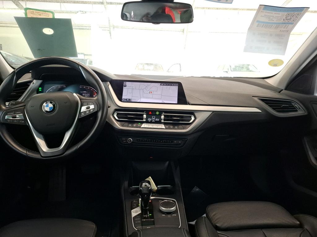 BMW Série 1 / 2019 / 5P / Berline 2.0 118D AUTO M Design photo