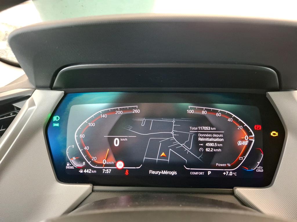 BMW Série 1 / 2019 / 5P / Berline 2.0 118D AUTO M Design photo