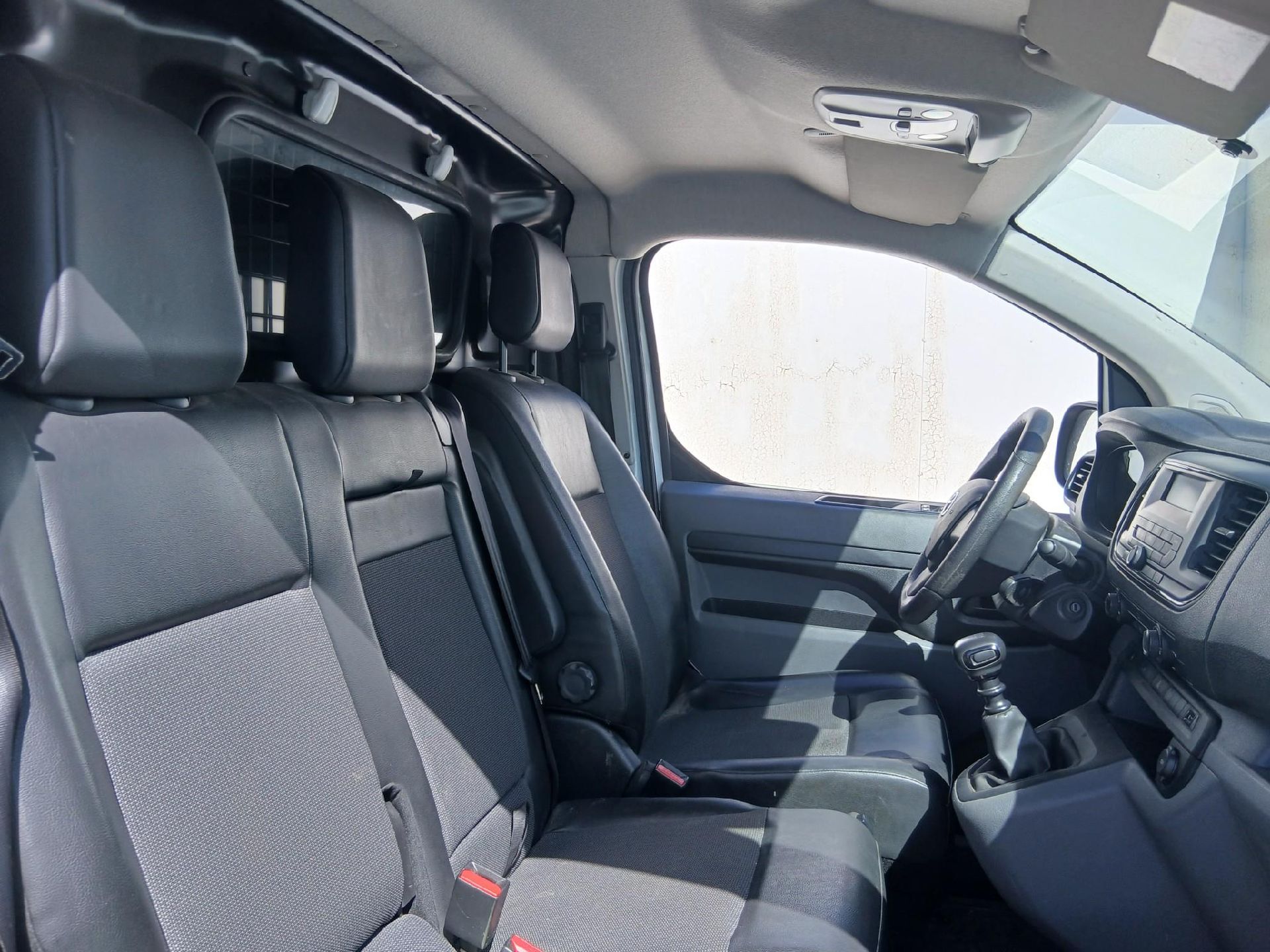 TOYOTA Proace / 2016 / 4P / furgón FU. MEDIO (L1) 2.0D 90kW COMFORT CARGA + photo