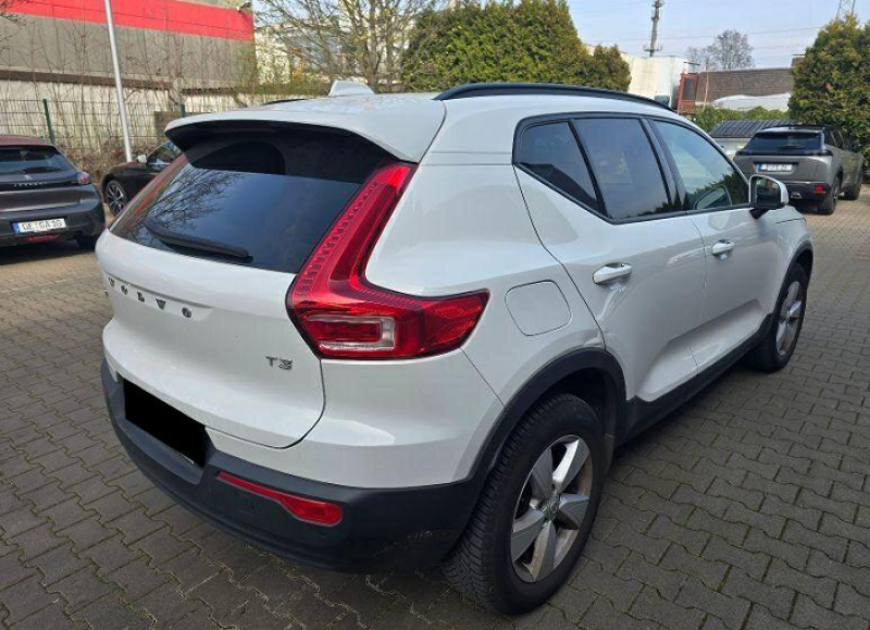 Volvo XC40 (2017->) DE - SUV5 T3 2WD EU6d, Momentum Core (EURO 6d), 2020 - 2022 photo