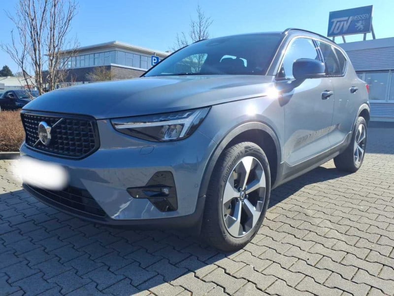 Volvo XC40 (2017->) DE - SUV5 B4 2WD EU6d, Plus Dark (EURO 6d), (Facelift) 2022 - 2024