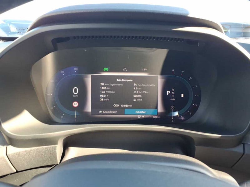 Volvo XC40 (2017->) DE - SUV5 B4 2WD EU6d, Plus Dark (EURO 6d), (Facelift) 2022 - 2024 photo