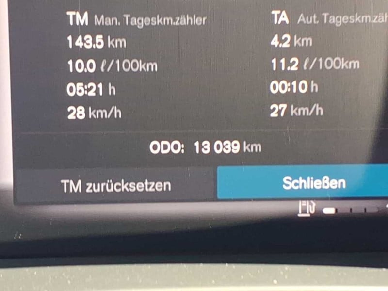 Volvo XC40 (2017->) DE - SUV5 B4 2WD EU6d, Plus Dark (EURO 6d), (Facelift) 2022 - 2024 photo