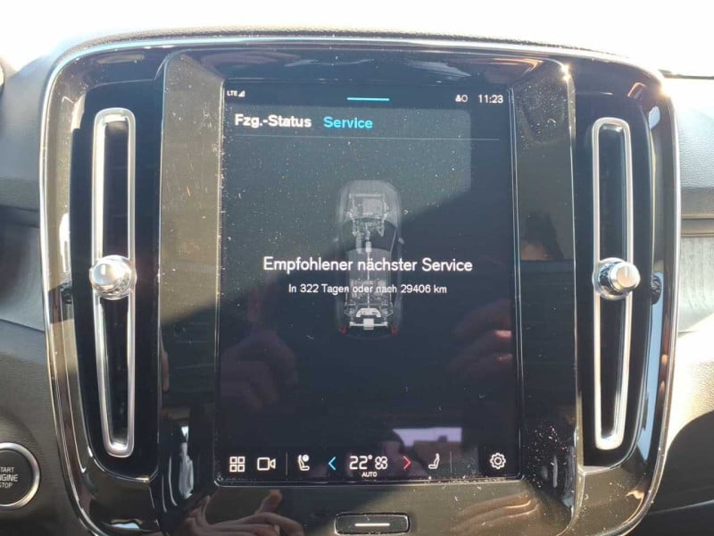 Volvo XC40 (2017->) DE - SUV5 B4 2WD EU6d, Plus Dark (EURO 6d), (Facelift) 2022 - 2024 photo