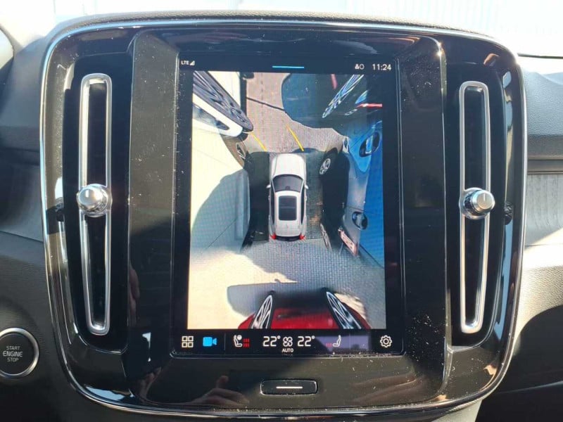 Volvo XC40 (2017->) DE - SUV5 B4 2WD EU6d, Plus Dark (EURO 6d), (Facelift) 2022 - 2024 photo