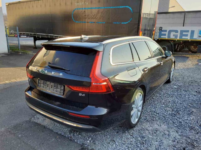 Volvo V60 Kombi (2018->) DE - Kb5 B4 (Diesel) EU6d, Ultimate Bright Mild-Hybrid (EURO 6d), 2021 - 2022 photo