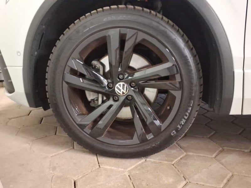 Volkswagen Tiguan Allspace (BJ2)(05.2021->2024) DE - SUV5 2.0 TSI EU6d, R-Line 4Motion OPF (EURO 6d), (Facelift) 2021 - 2024 photo