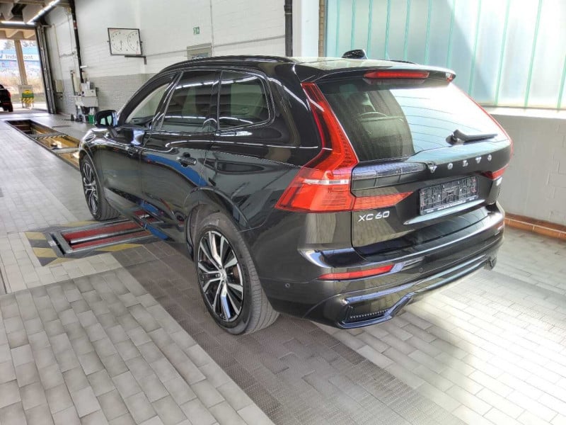 Volvo XC60 (03.2017->) DE - SUV5 B5 (Benzin) AWD EU6d, Ultimate Dark Mild-Hybrid (EURO 6d), (Facelift) photo