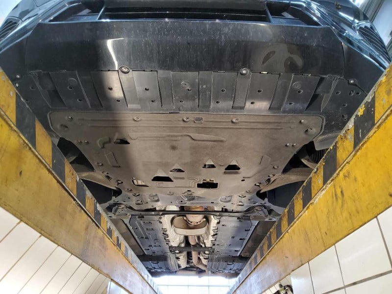 Volvo XC60 (03.2017->) DE - SUV5 B5 (Benzin) AWD EU6d, Ultimate Dark Mild-Hybrid (EURO 6d), (Facelift) photo