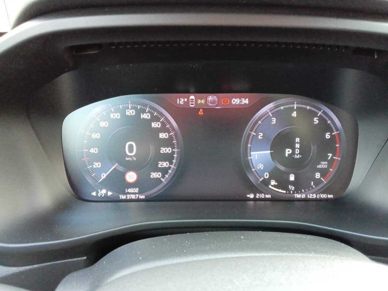 Volvo XC40 (2017->) DE - SUV5 B4 2WD EU6d, Inscription (EURO 6d), 2020 - 2022 photo