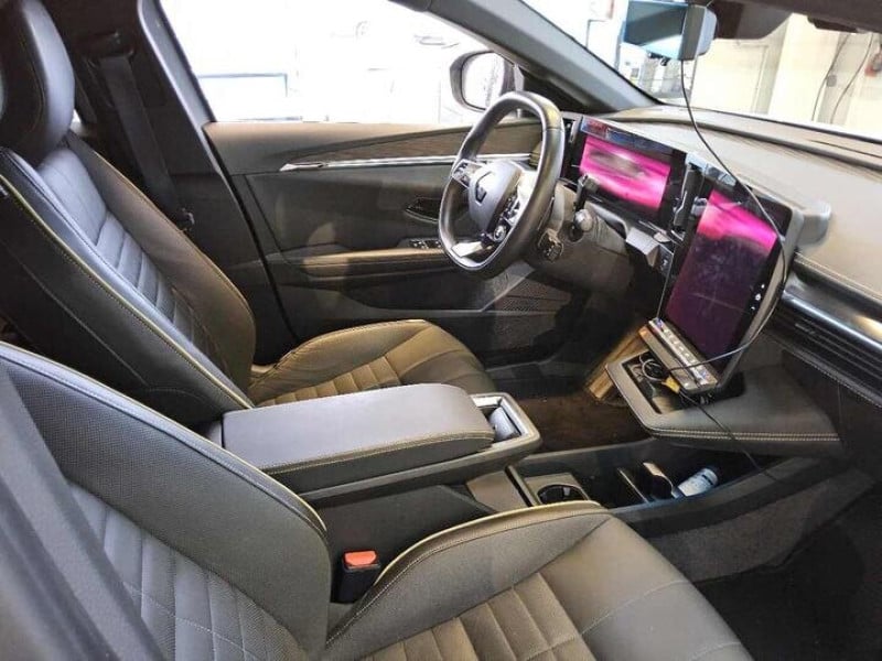 Renault Megane E-Tech Electric (02.2022->) EV60 220HP, Iconic (Batt. 60 kWh) optimum charge photo