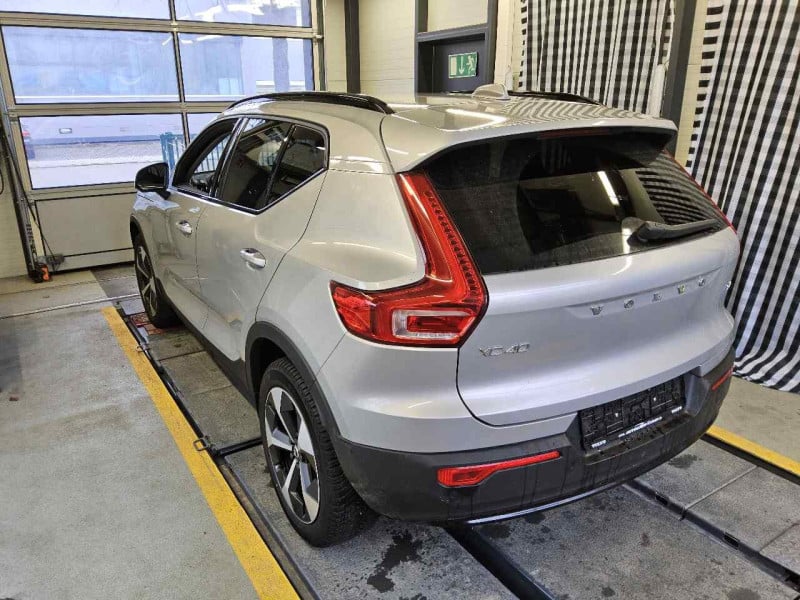 Volvo XC40 (2017->) DE - SUV5 B4 2WD EU6d, Plus Dark (EURO 6d), (Facelift) 2022 - 2024 photo