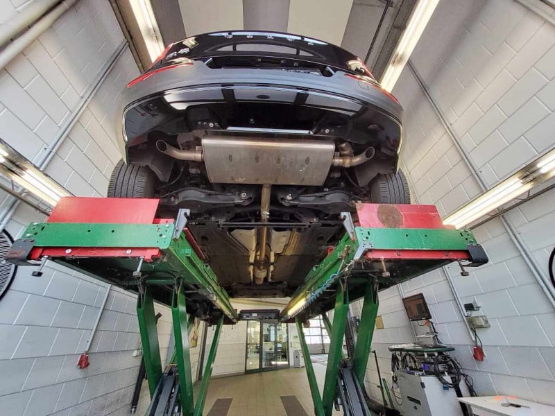 Volvo XC40 (2017->) DE - SUV5 B4 2WD EU6d, R-Design (EURO 6d), 2020 - 2022 photo