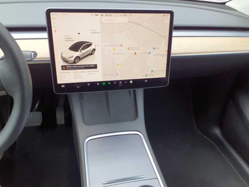 Tesla Model Y - SUV5 Dual, Maximale Reichweite Dual AWD, 2021 - 2025 Maximum Range / Premium photo
