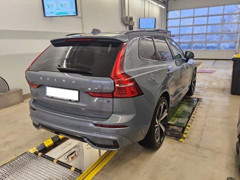 Volvo XC60 (03.2017->) DE - SUV5 B5 (Benzin) AWD EU6d, Ultimate Dark Mild-Hybrid (EURO 6d), (Facelift) photo