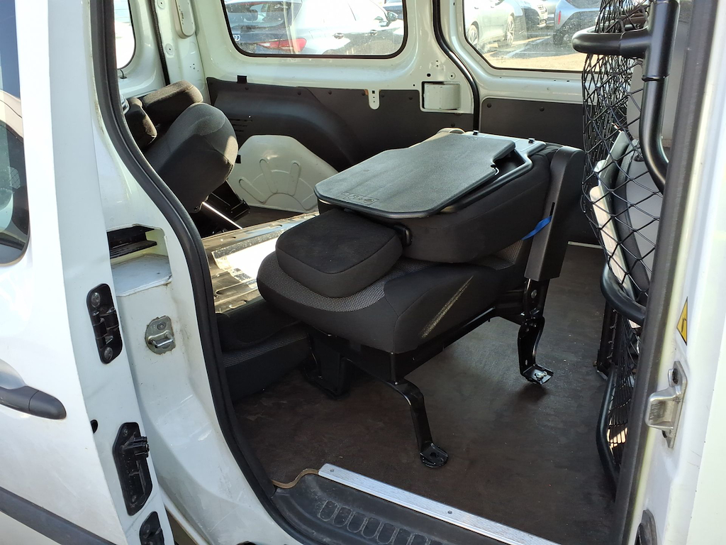 RENAULT KANGOO EXPRESS 1.5 BLUE DCI 95 MAXI CONFORT photo