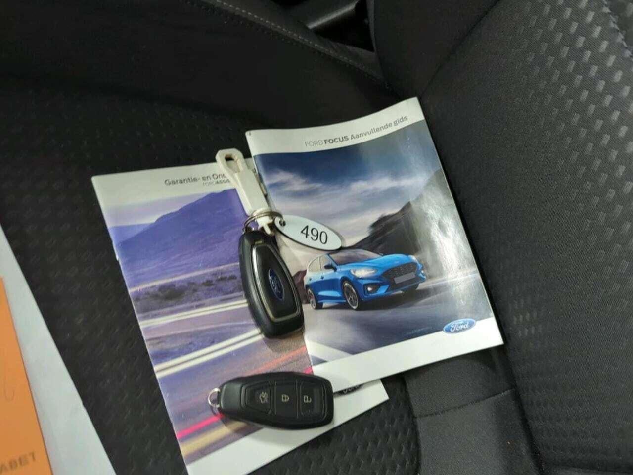 FORD Focus Wagon 1.5 EcoBl. Tit XBns photo