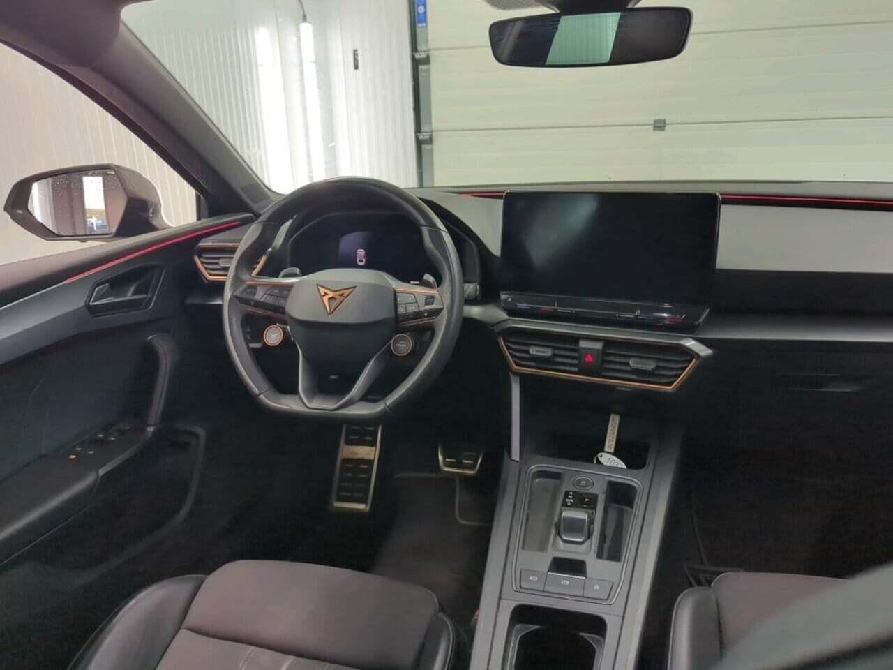 CUPRA Leon Sportstourer 1.4 e-Hybrid Perf. photo