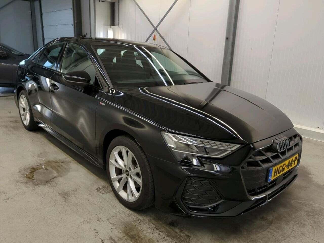 AUDI A3 Limousine 30 TFSI S edition photo