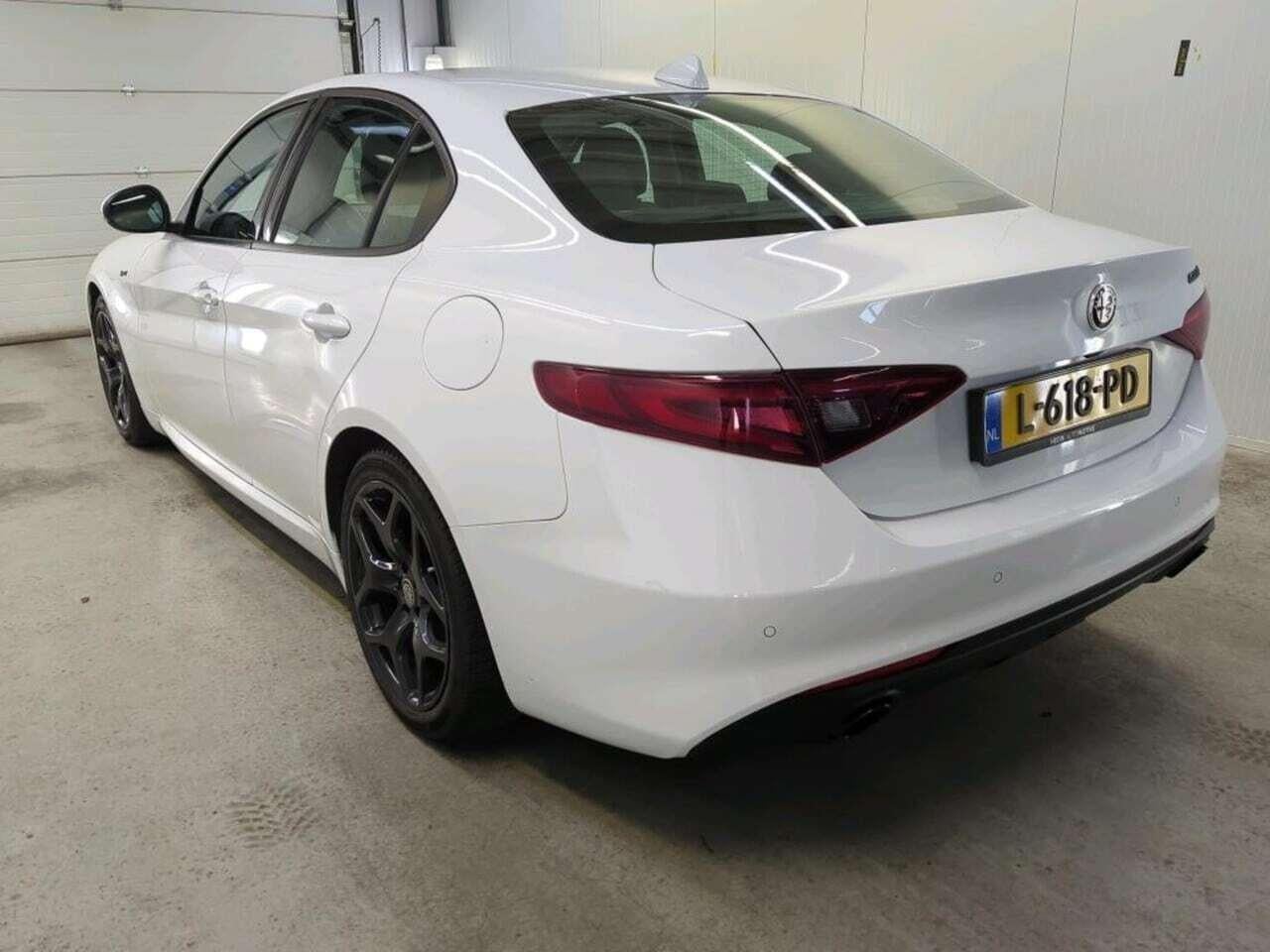 Alfa Romeo Giulia 2.2 Sprint photo