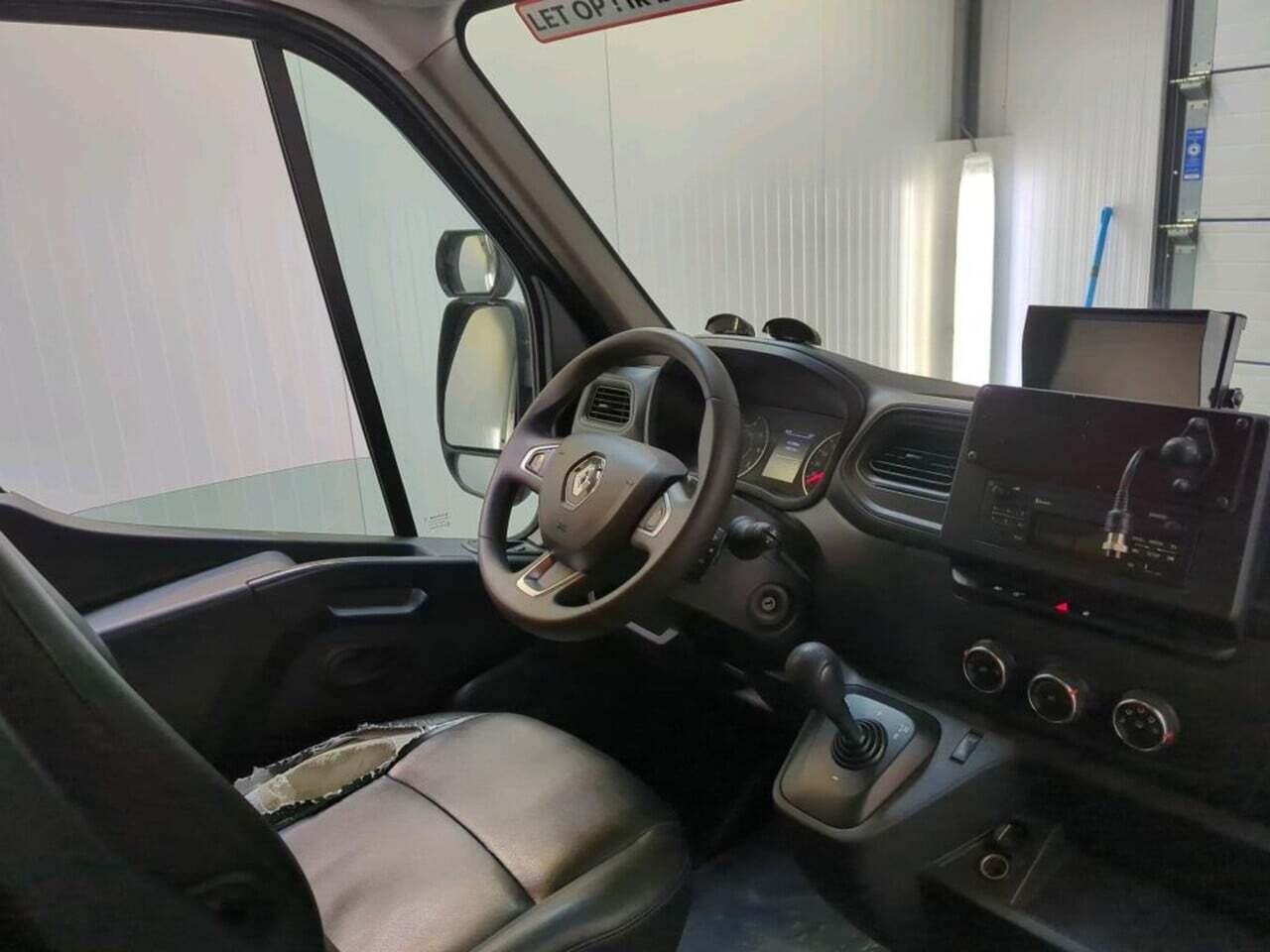 RENAULT Master T35 2.3 dCi L3 photo