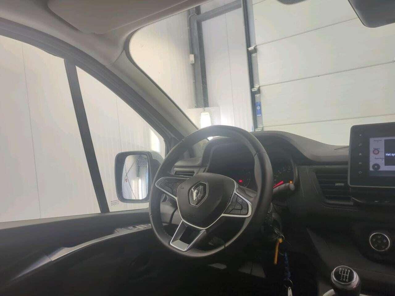 RENAULT Trafic 2.0 dCi T30 L2H1Work photo