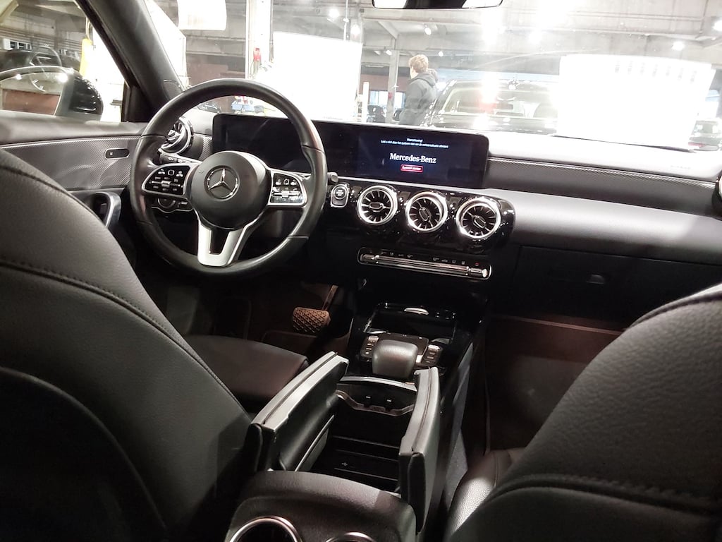 MERCEDES-BENZ A-CLASS 1.3 A 250 E DCT BUSINESS SOLUTION photo