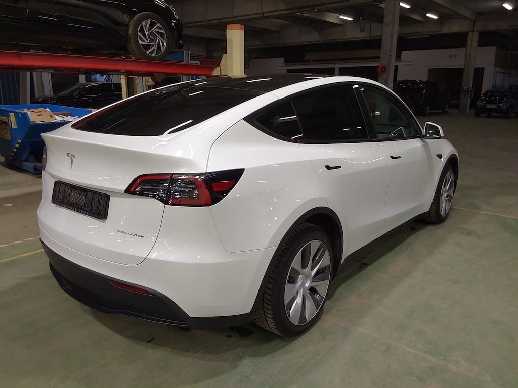 TESLA MODEL Y BEV LONG RANGE AUTO 4WD photo