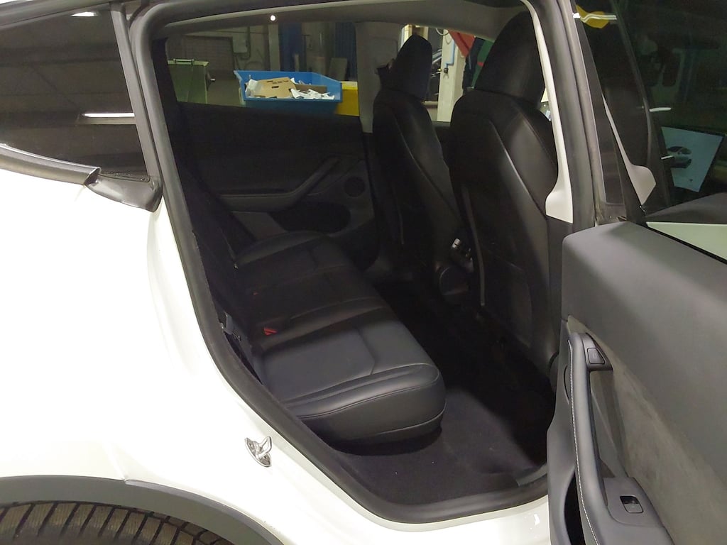 TESLA MODEL Y BEV LONG RANGE AUTO 4WD photo