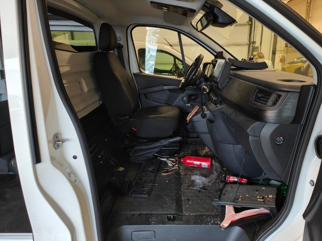 Renault Trafic L2H1 dCi 150 EDC Confort 2.9T 4d !!! Damaged Car !!! photo